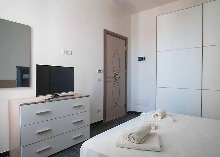 Gallura Street 21 3*